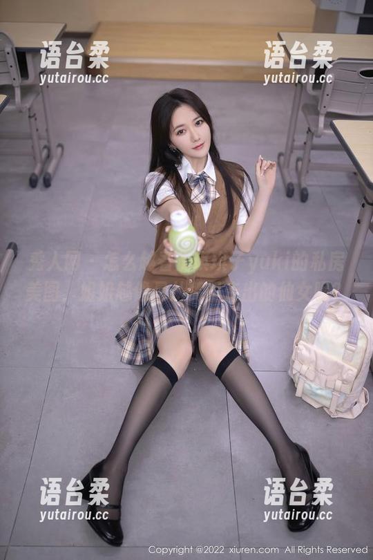 秀人网-优琪琪子yuki 秀人网 - 怎么越看优琪琪子yuki的私房美图,姐姐越像是从梦里走出的仙女呢?