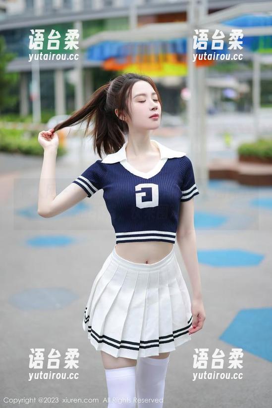 秀人网 - 学姐加朵babe精选展：图库只推不挡，快来围观！