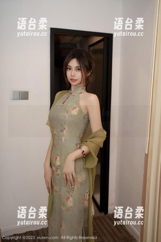 秀人网 - 图片中的安然Maleah，连衣裙配无圣光，给人一种别样的迷离感