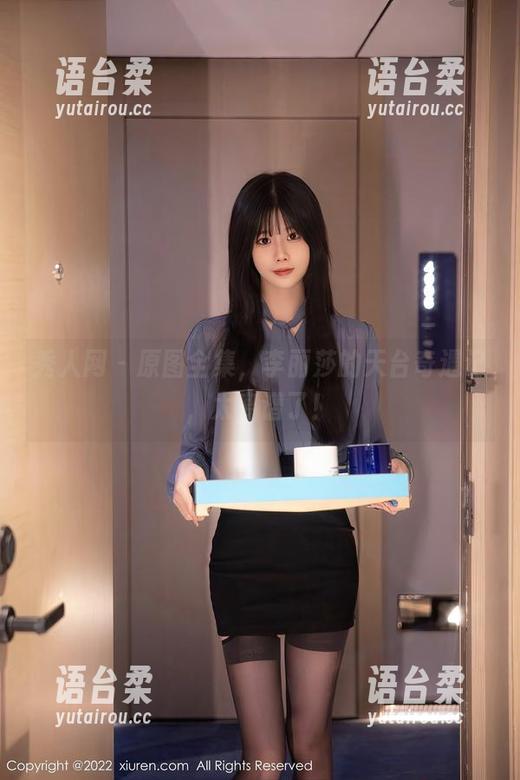 秀人网 - 原图全集，李丽莎的天台奇遇记，太离谱了！