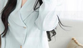 秀人网 – 江真真制服中的小尴尬——这组“美图”让人忍俊不禁！