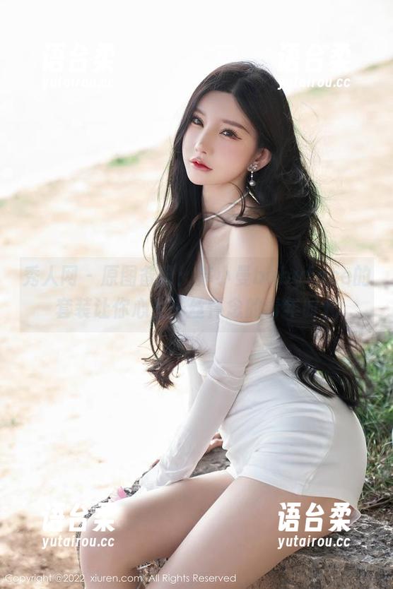 秀人网-苏小曼babyface 秀人网 - 原图备份:苏小曼babyface的套装让你心生一丝怀念的青年时代