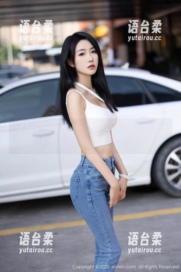 秀人网-袁圆 秀人网 - 图片中的袁圆,带着无圣光的搞怪旅拍思维,来点不一样的吧