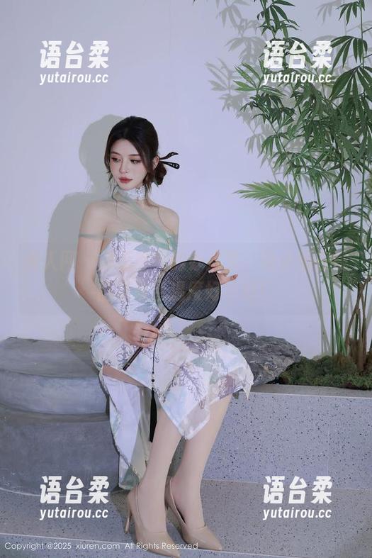 秀人网-谢小葱 秀人网 - 满是冷气的办公室,谢小葱在线图集来点温度好不好!