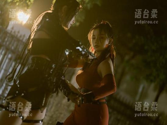 最新写真，秋和柯基化身银发圣女，有Team柯基小小打卡！