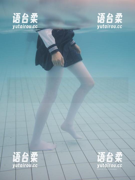紧急企划-林书辞 紧急企划 - 白裙子与自由——林书辞的写真集,似乎在诉说一些,只是我没听懂。