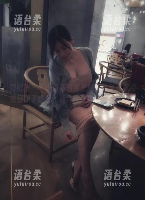 微密圈 - 听说最新图库里的紫色哒豚豚彻底征服了红色，观众已经排队想拿小本本了！
