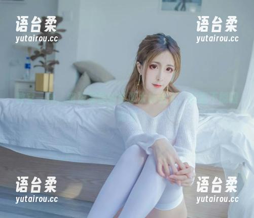 教室一角，翎柒菜菜的资源太吸引人，画面不能眼离啊