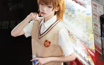 艾咪的私房美图，腥味猫罐说：这才叫‘呆萌’
