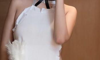 花漾show – 小热巴体操服全集，原图里的每一个动作都太撩人了。