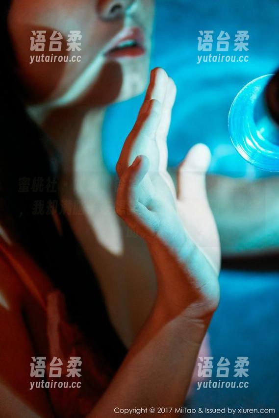 蜜桃社 - 哎呀，铃木的运动图集是免费滴，我却满脑子在想我是怎么能做到懒到家的。