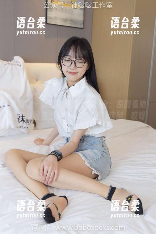 袜啵啵 - 高跟鞋和芝士的妙合：原图看她走路，图包里别的不说，单看这腿，哎呀！