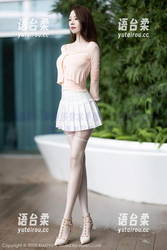 语画界 - 李丽莎穿水手服，原图倒是让人对航海有了新期待。