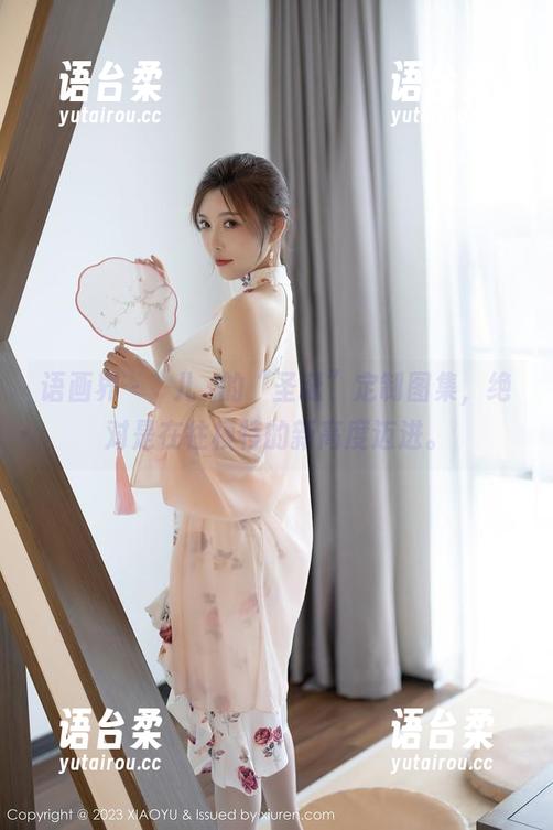 语画界-玥儿玥 语画界 - 玥儿玥的“圣诞”定制图集,绝对是在往模特的新高度迈进。