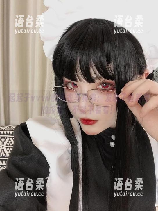 起起子vvvv的内衣写真集：发现了些新奇的搭配，不能不看看！
