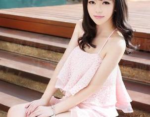 青豆客 – 这组写真集，杨上萱的长腿居然有种光芒，让我的视线不自觉地停留。