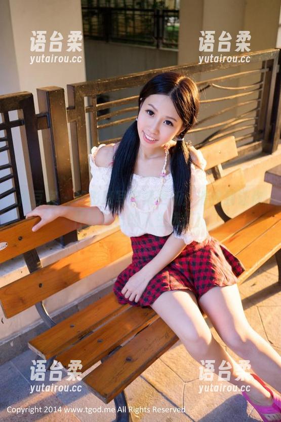 青豆客 - 程彤颜写真集更新：清纯到让你怀疑自己的人生选择！