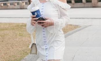 魔镜街拍 – 婷婷的办公室黑丝写真集，日常工作照像电影一样精彩