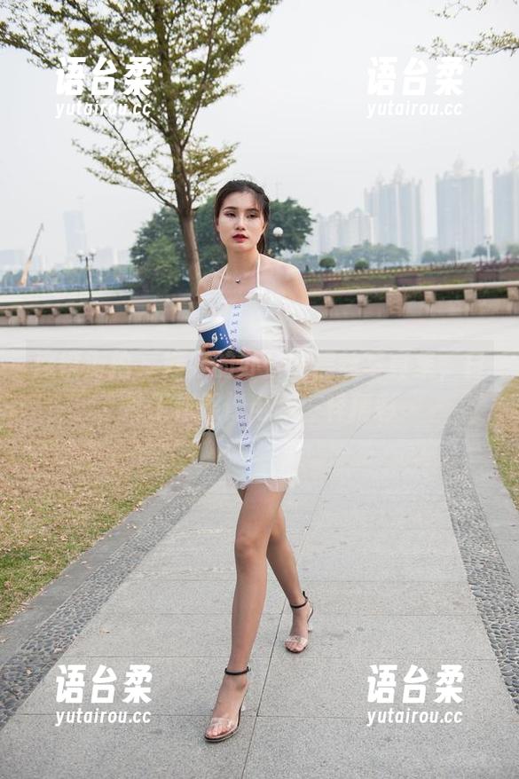 魔镜街拍 - 婷婷的办公室黑丝写真集，日常工作照像电影一样精彩
