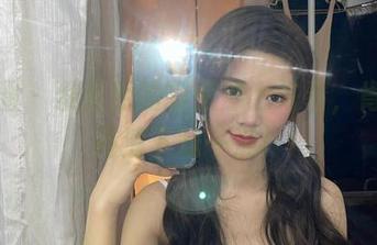 微密圈 – 黎允熙的制服那么好看，肯定得高清下载一波！